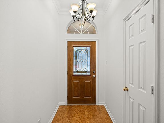 4th image of 112 Ruby St
