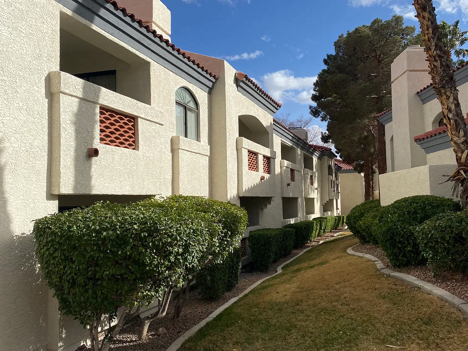 2 bed, 1169 sqft, $1,625 — Photo 3