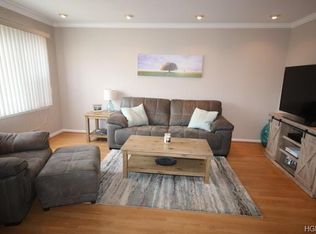21 Lancaster Ct, Nanuet, NY 10954