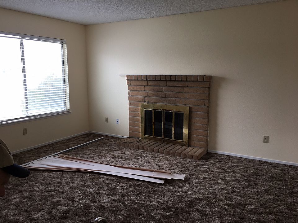 2nd image of 900 Hysell Ct