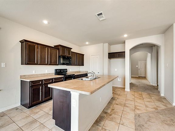 5th image of 5080 Royal Springs Dr