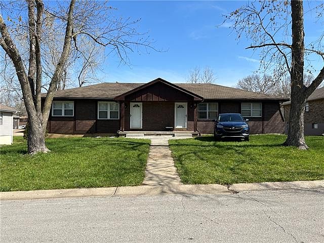 1st image of 1505 SW Skyline Dr