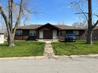 1507 SW Skyline Dr, Blue Springs, MO 64015