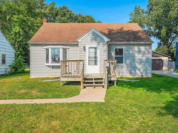 1416 Bismarck St, Green Bay, WI 54301