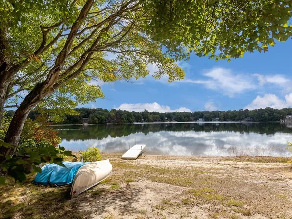 32 Lakeview Blvd, Plymouth, MA 02360