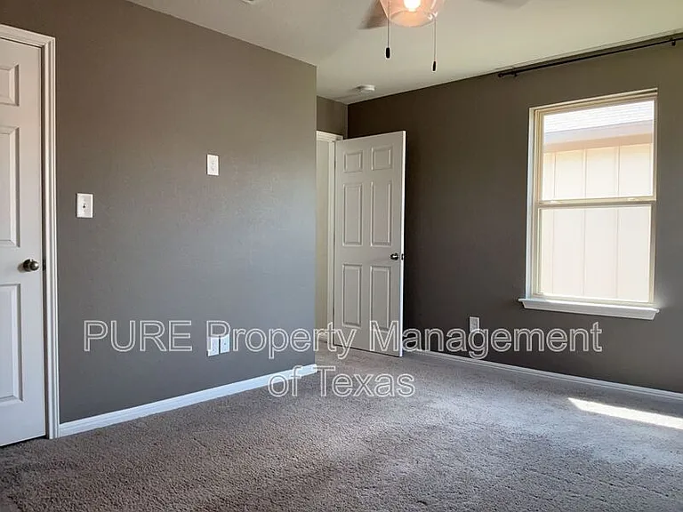 140 Earl Keen St — Photo 28