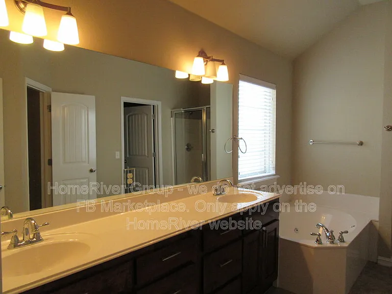 1012 W Fargo Ln — Photo 13