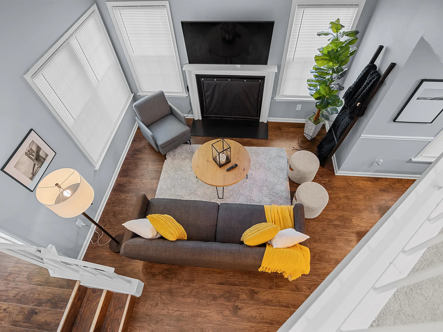 3 bed, 1115 sqft, $3,900 — Photo 3
