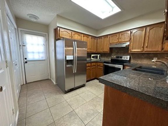 4th image of 5812 Falconcrest Dr