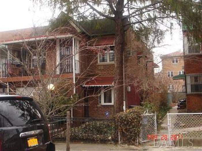 1st image of 1035 E 211th St