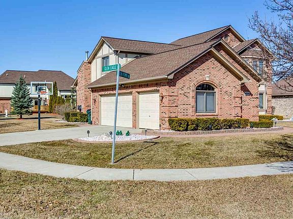 4th image of 46249 Glen Pointe Dr