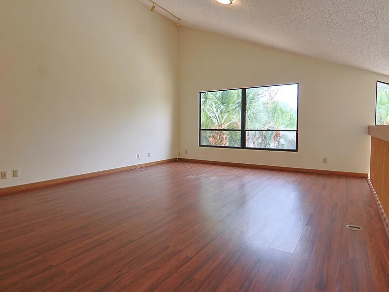 620 Hastings St — Photo 24