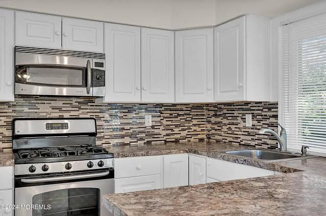 899 Nantucket Ct — Photo 3