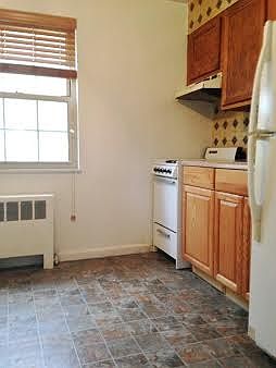 2nd image of 1267 Anderson Ave APT 21