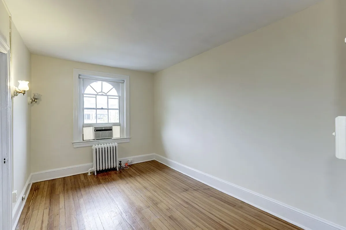 Building Photo - 3206 17th St NW #5