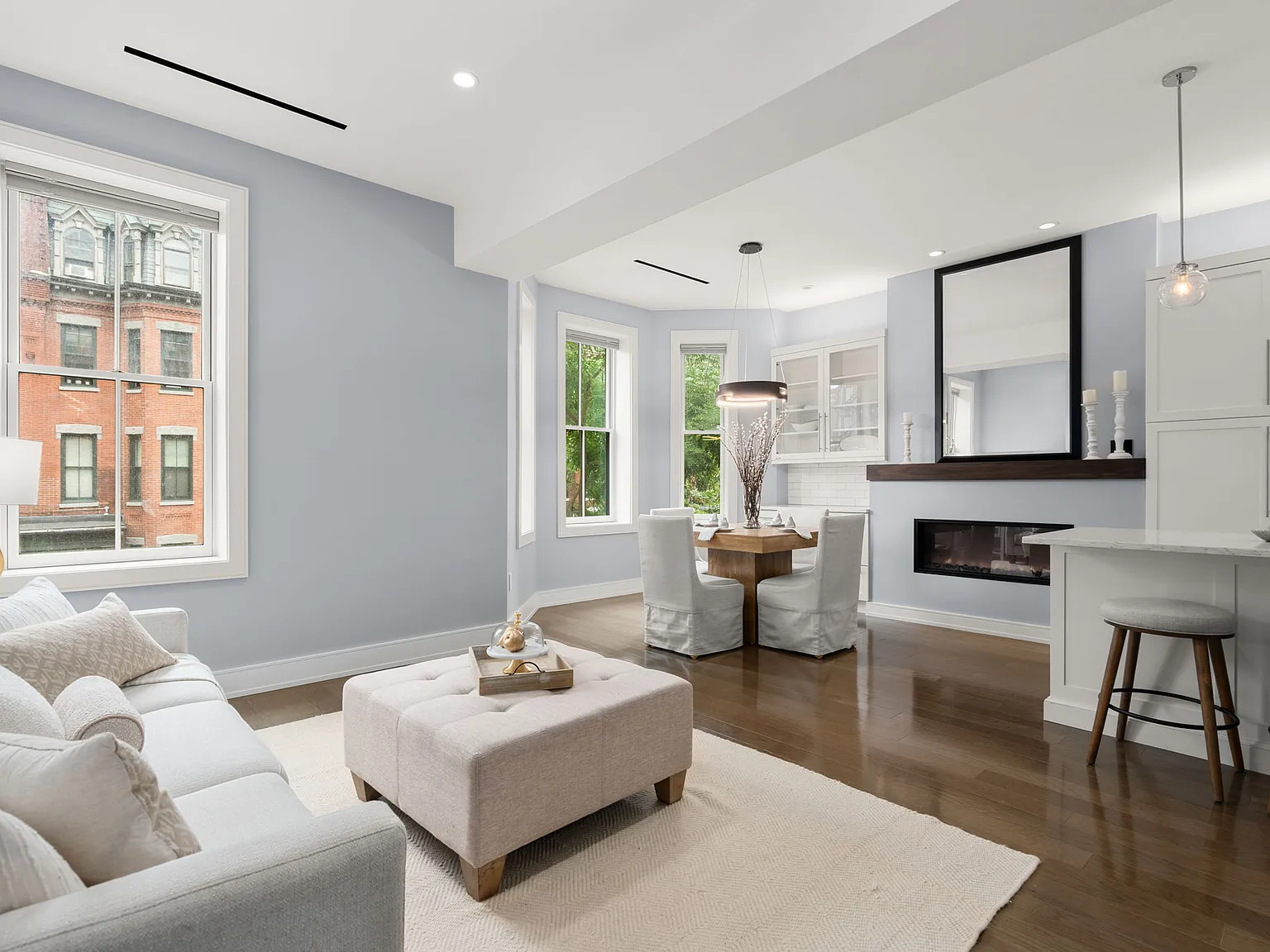2 bed, 867 sqft, $5,300 — Photo 1