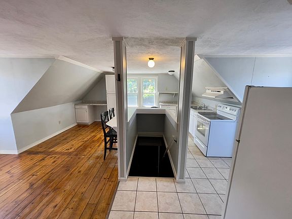 2nd image of 1913 W 8th St #2