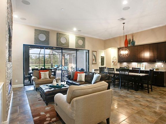 5th image of 32427 Silvercreek Way