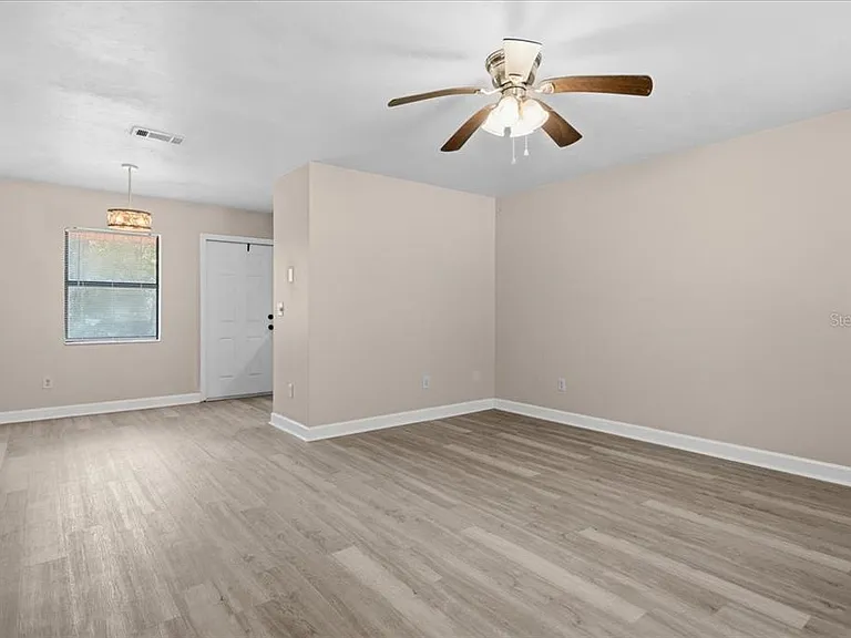 11907 NW 147th Pl — Photo 5