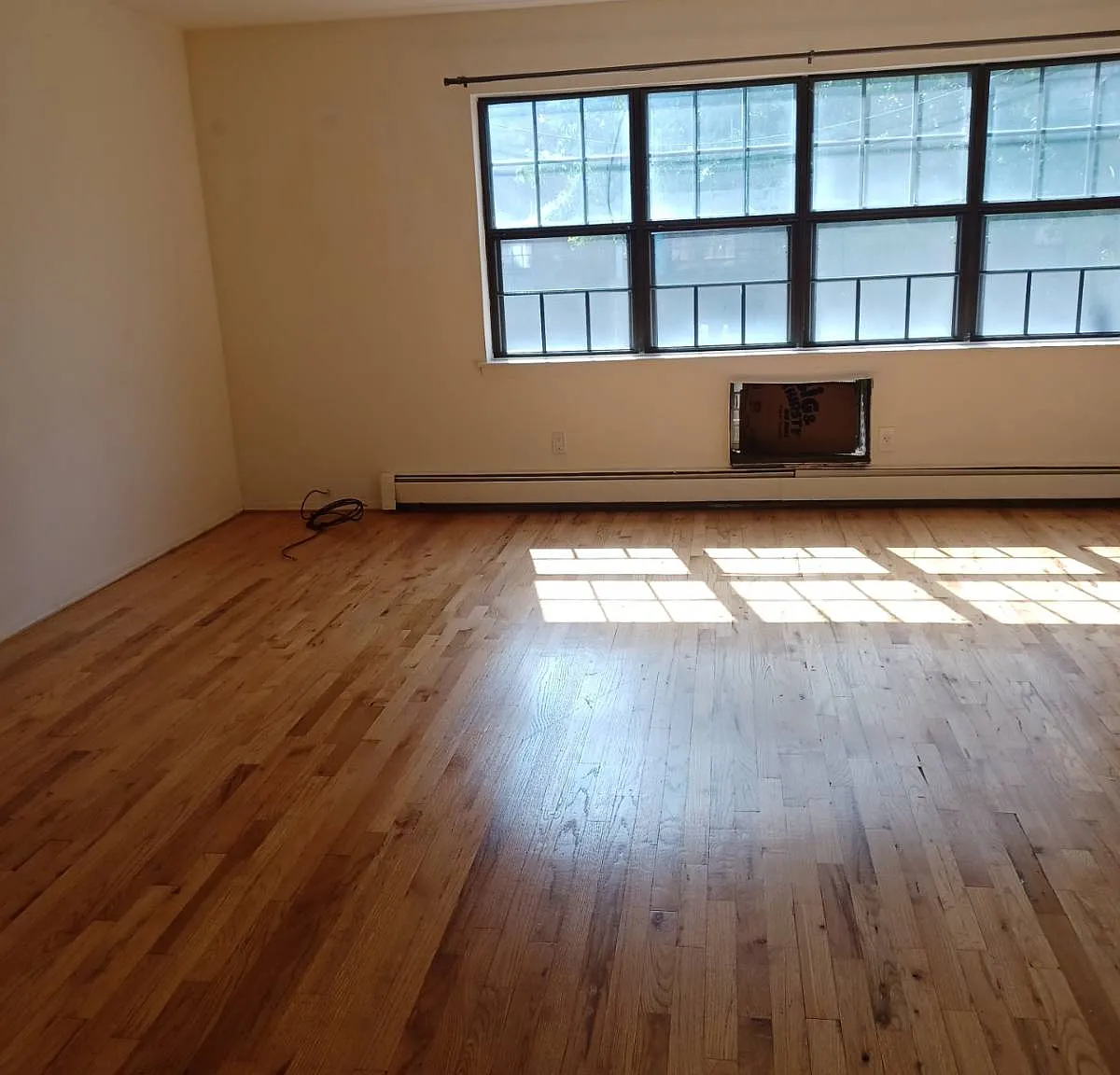 2 bed, 2.0 bath, 9750 sqft, $2,600 — Photo 4