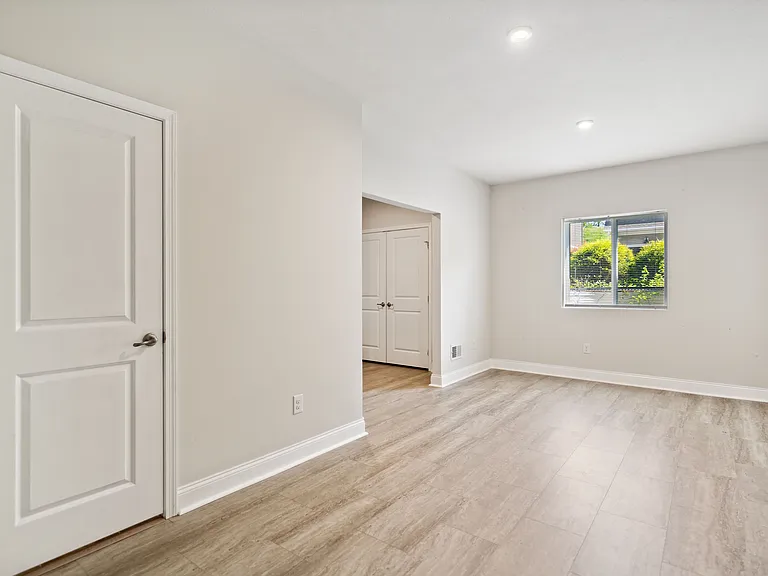 138 Seneca Pl — Photo 12