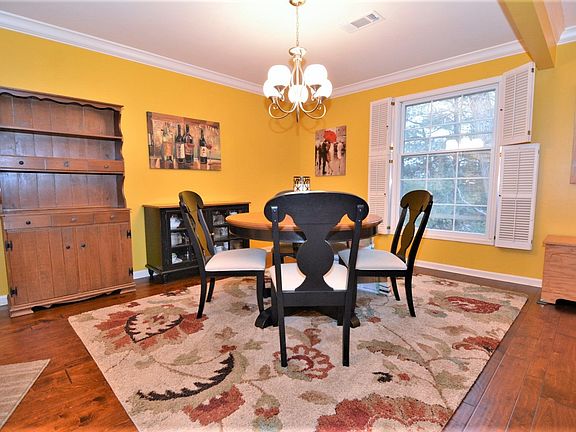 5th image of 124 Fernwood Pl