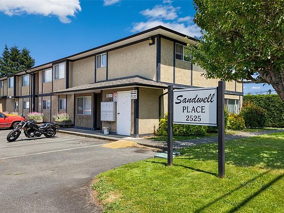 2nd image of 2525 Dingwall St #304