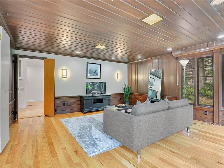 11 W Ridge Dr — Photo 37