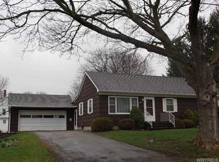 11 Prospect St, Perry, NY 14530