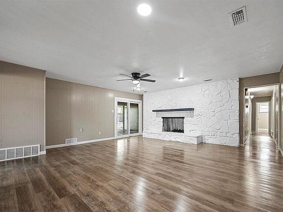 5th image of 2346 Robinhood Dr