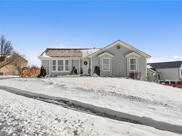 1808 Holt Ct, Liberty, MO 64068