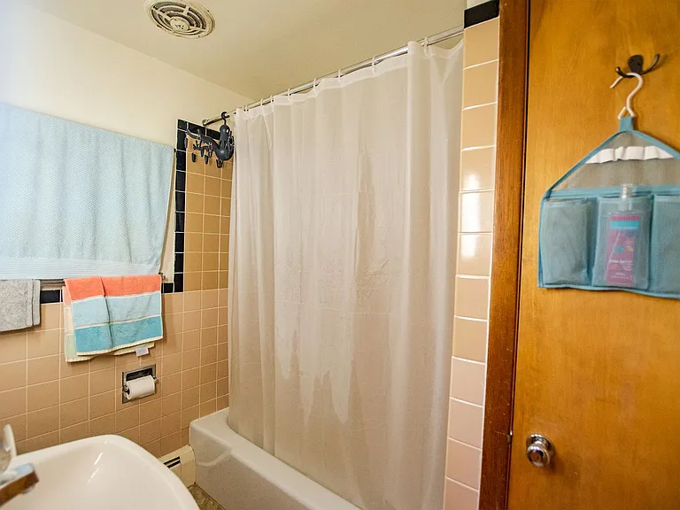 State Street Apartments — Photo 13