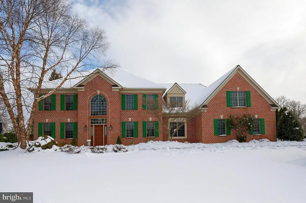 1324 Stonehenge Dr photo 1