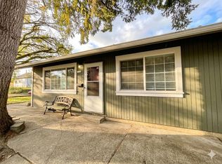 1808 SE Sherrett St, Portland, OR 97202