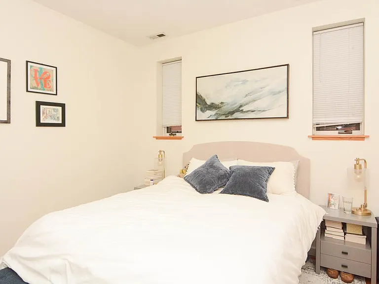 1346 W Henderson St #3 — Photo 11