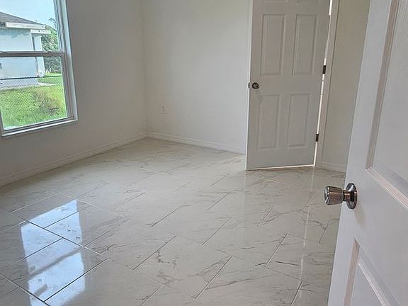 5th image of 54 Xelda Ave S