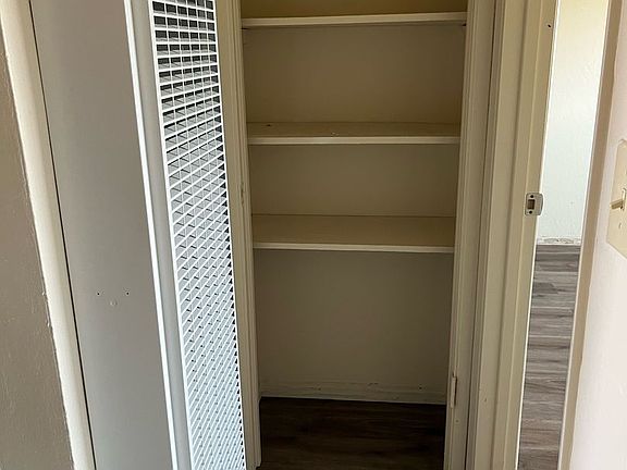 2nd image of 1127 E Laurel Dr APT 8