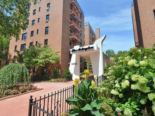 139-15 83rd Ave #111, Queens, NY 11435