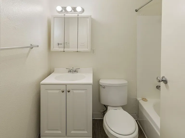 Vista Ridge Apartments — Photo 8