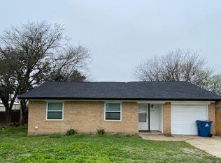 719 N Cummings Dr, Alvarado, TX 76009