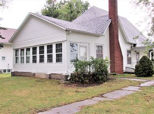 101 E 3rd St, Braymer, MO 64624