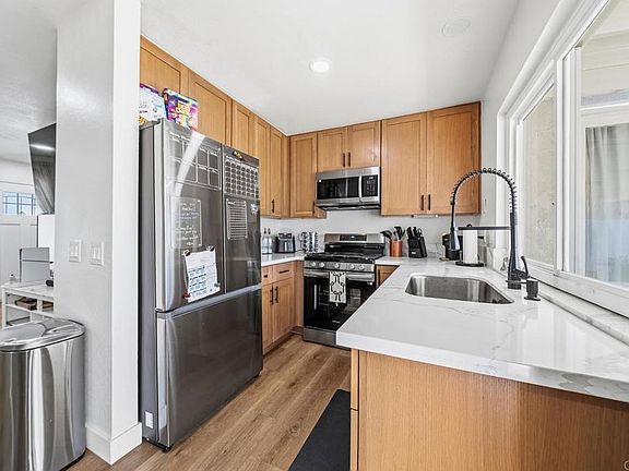 4th image of 10461 Stanfield Cir