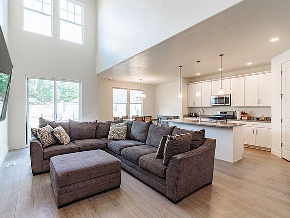 2nd image of 384 W Songbird Ln #5