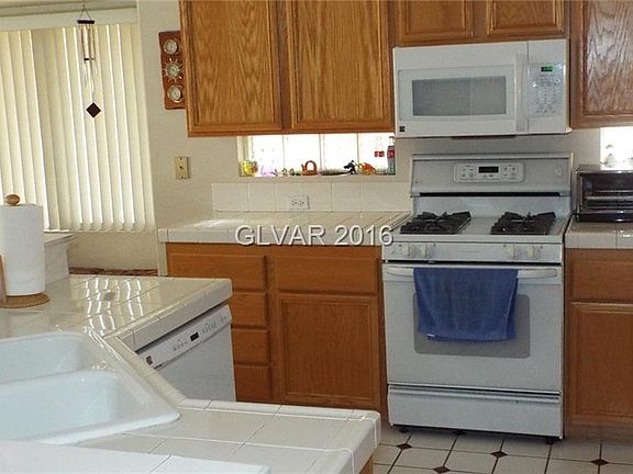 4th image of 1612 Tangerine Rose Dr