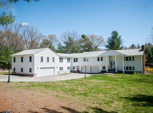 10 Lois Dr, Walpole, MA 02081