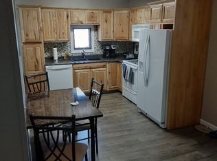 1712 N 15th St, Bismarck, ND 58501