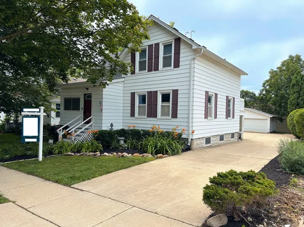 319 North Ave, Libertyville, IL 60048