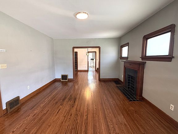 5th image of 310 Shenley Dr