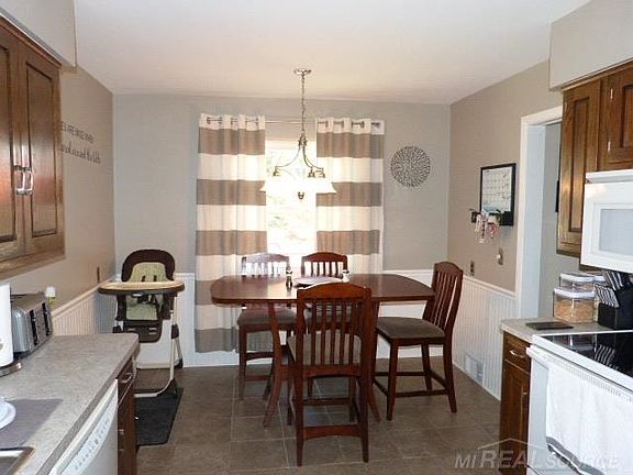 5th image of 22576 Visnaw St