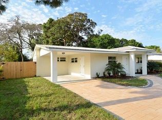 2736 Arlington St, Sarasota, FL 34239